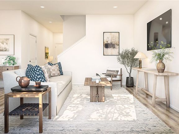 3rd image of 506 Auld Farm Cir