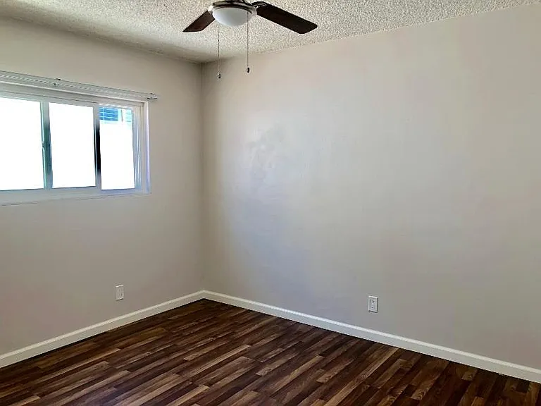 2104 Huntington Ln #D — Photo 11