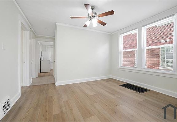 5th image of 1917 Emerson St Unit 1