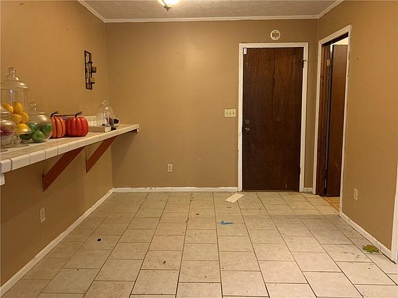 5th image of 1286 E Fayetteville Rd