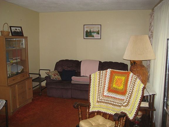 4th image of 698 Bayridge Blvd