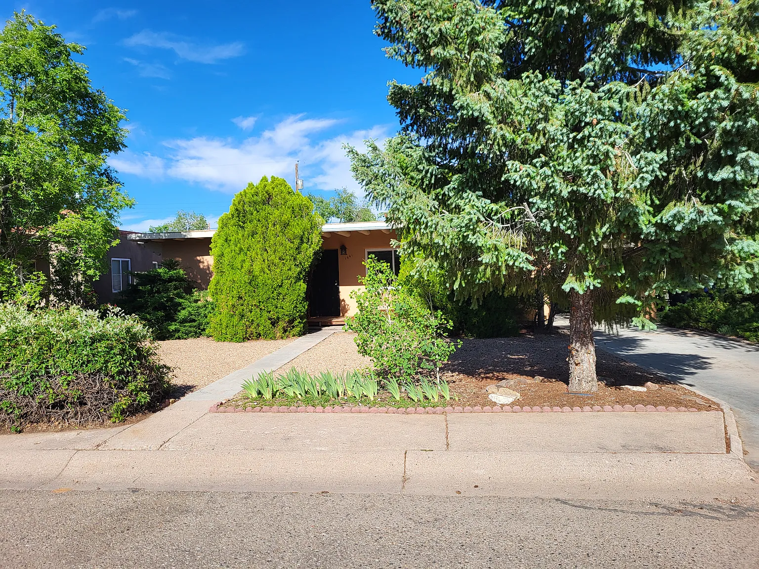3 bed, 1300 sqft, $2,500 — Photo 4