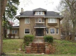 205 W 53rd Ter, Kansas City, MO 64112