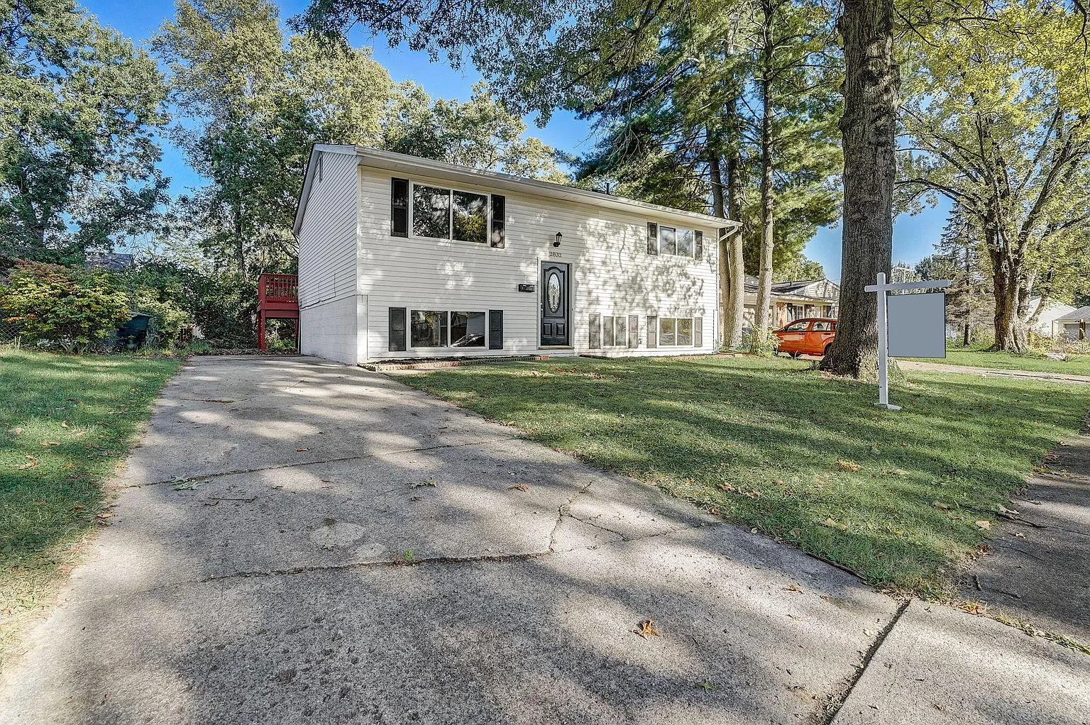 2832 Millvale St photo 1