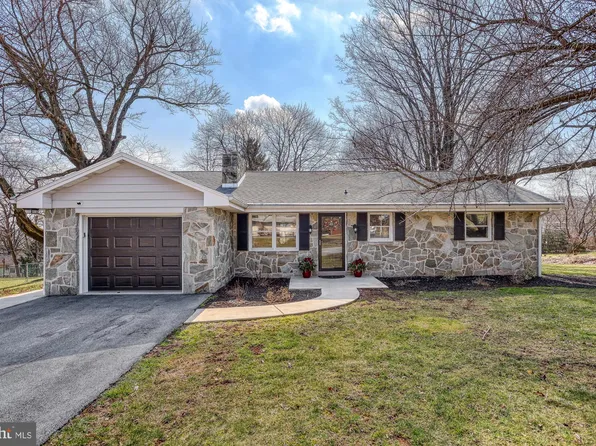 48 Valley Rd, Hummelstown, PA 17036