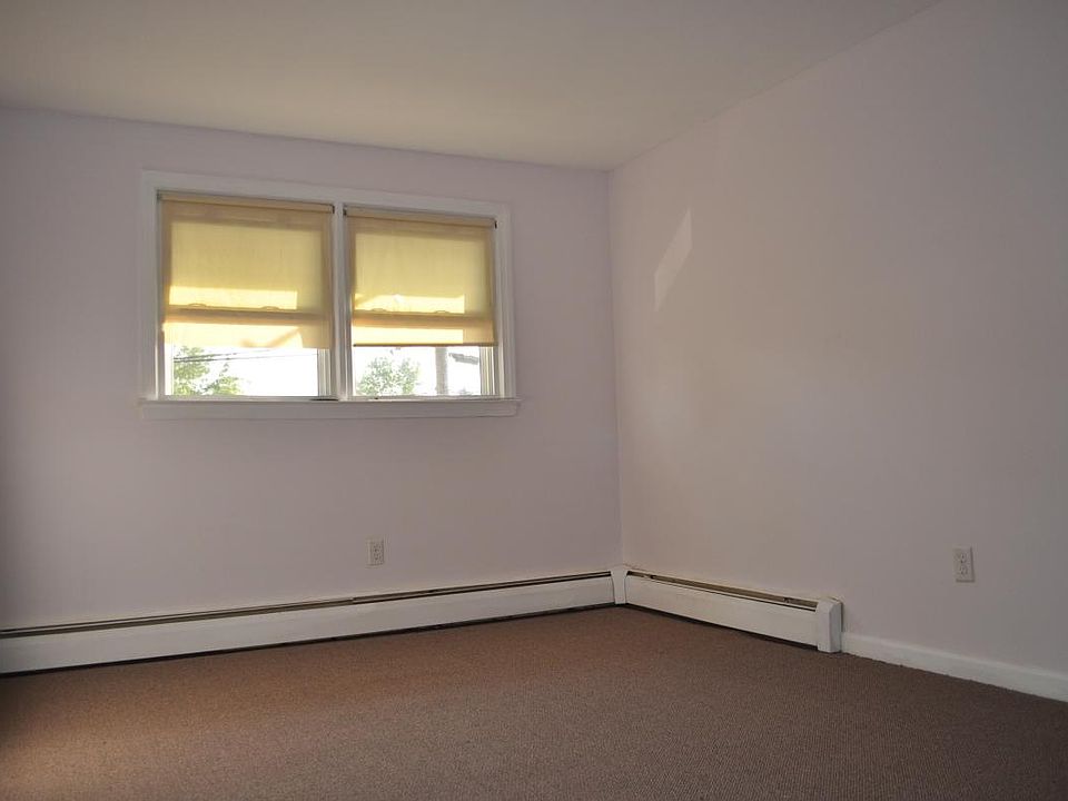 2nd image of 12 Maple Ave APT 2