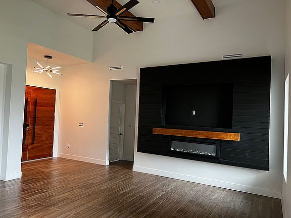 4th image of 7568 Hana Dr