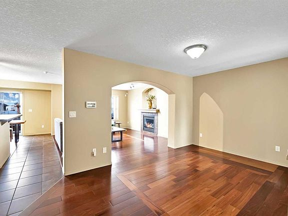 4th image of 10 S Bridlerange Cir SW
