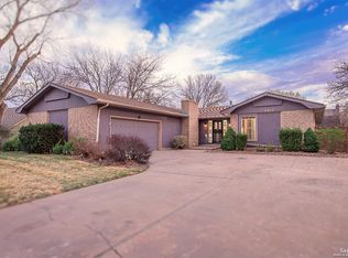 2412 Melrose Ln, Salina, KS 67401