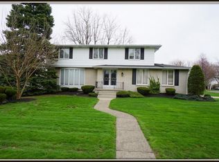 292 Culpepper Rd, Williamsville, NY 14221