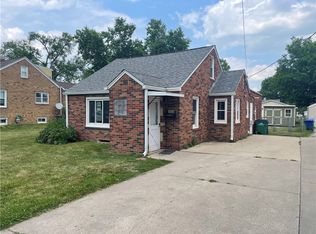 3905 70th St, Urbandale, IA 50322