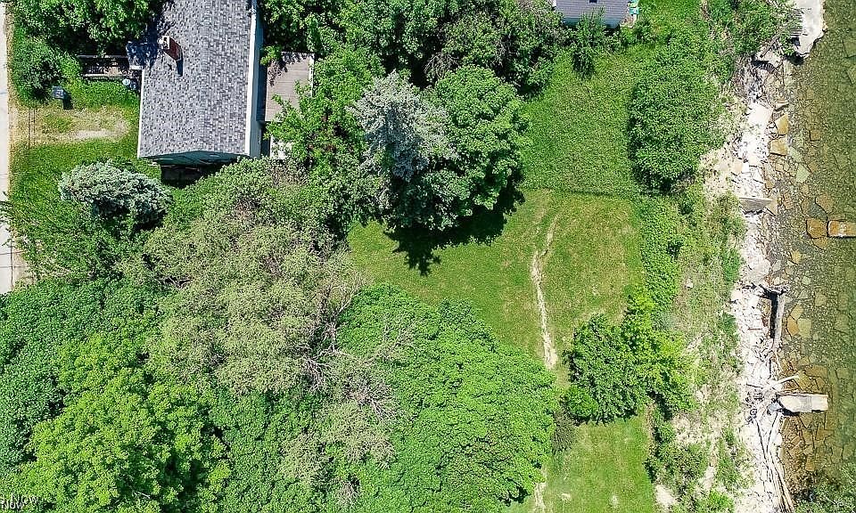 2nd image of 38435 N Beachview Rd