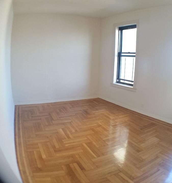 2nd image of 2180 Holland Ave #1