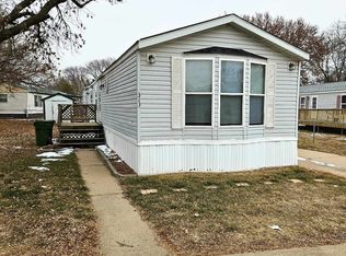 313 E Lawn Ct, Kearney, NE 68847
