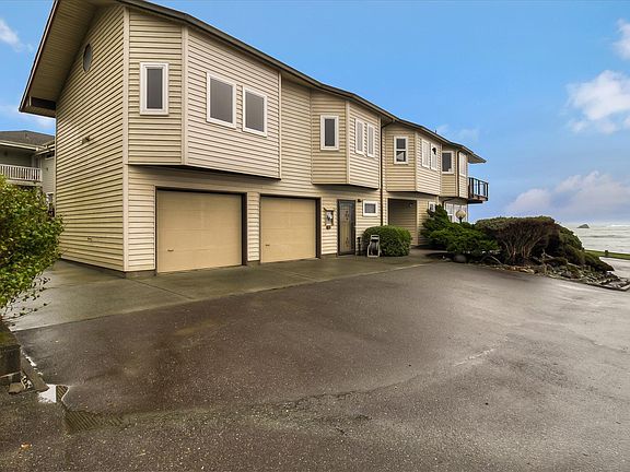 4th image of 690 N Pebble Beach Dr