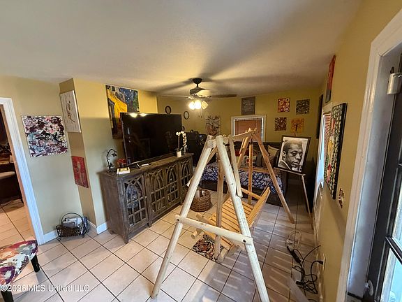 4th image of 440 Henry Smith Rd
