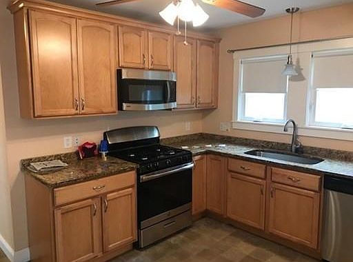 3rd image of 298 Waverley Ave