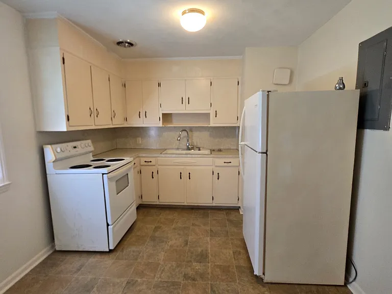 631 Chatham Ave #2 — Photo 1