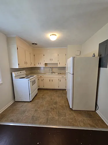 631 Chatham Ave #2 Photo 1