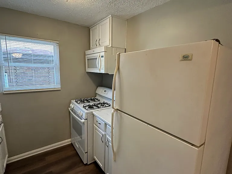 2911 Euclid Ave #2 — Photo 11