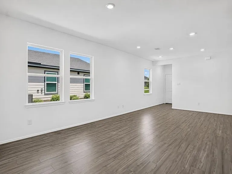18027 Lasso Mills Dr — Photo 4