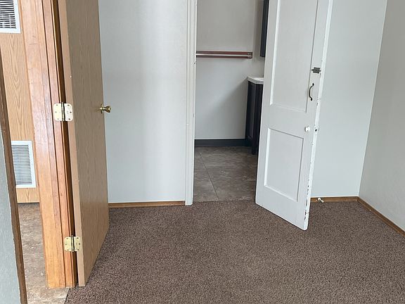 5th image of 538 Colorado Ave