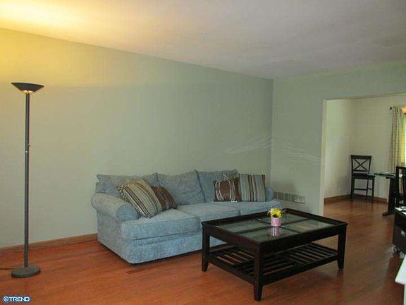 4th image of 133 Roskeen Ct