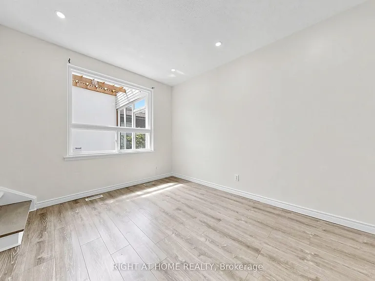 148 Sexton Cres #MAIN — Photo 12