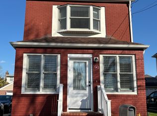 536 N 6th St, New Hyde Park, NY 11040