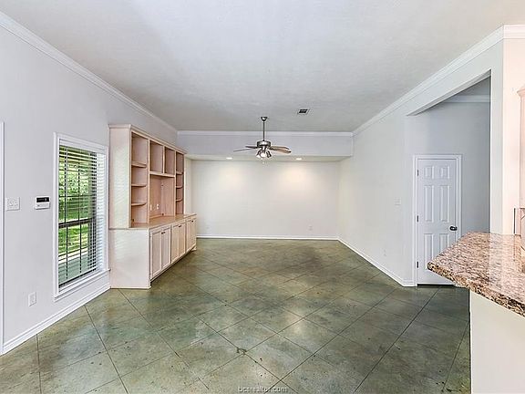 2nd image of 501 Lansing Ct