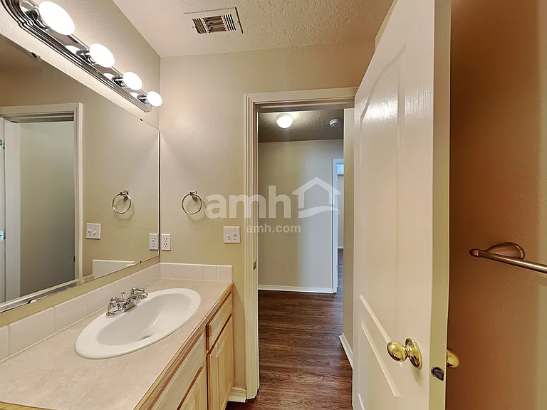 9517 W Shelborne Dr — Photo 18