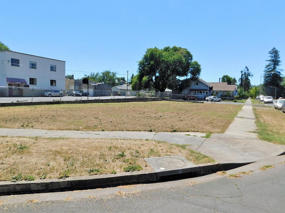 1st image of 327 S Oakdale Ave