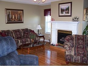 Living Room with fireplace