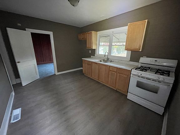 2nd image of 5002 Park Ave Unit B