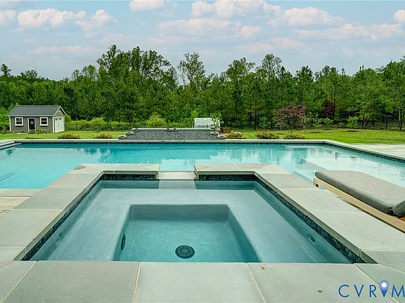 3rd image of 1732 Fishers Pond Dr