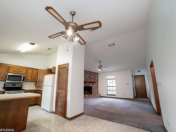 5th image of 817 Romar Dr