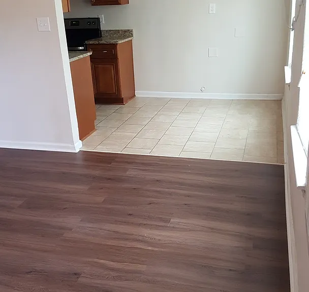 121 W Balview Ave — Photo 3