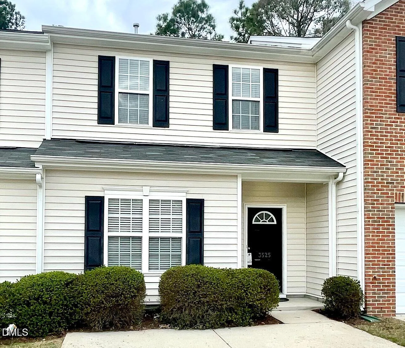 3 bed, 2.5 bath, 1410 sqft, $1,595 — Photo 1