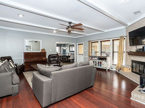 5th image of 16024 Malvern Hill Ave