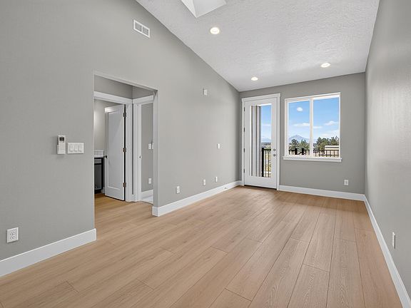 4th image of 3932 SW 39th St Lot 39