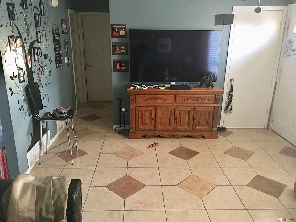 2nd image of 3128 S Joplin Ct