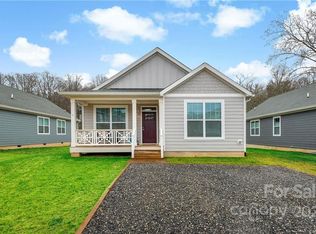 1208 Seven Sisters Ln, Black Mountain, NC 28711