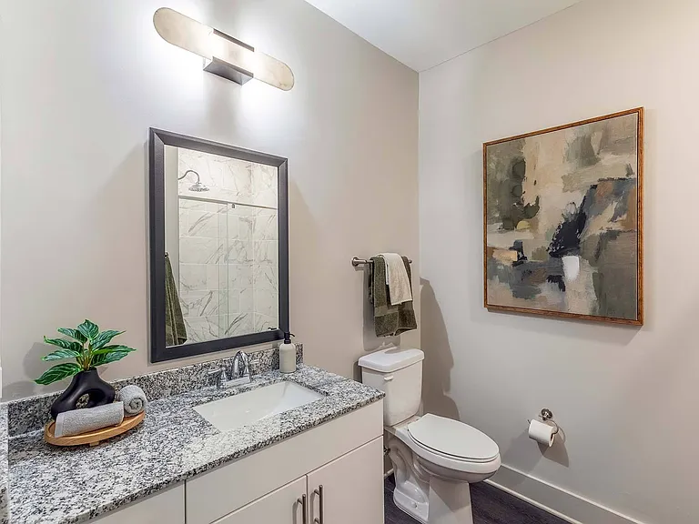 Capital Collective Luxury Apartments — Photo 31