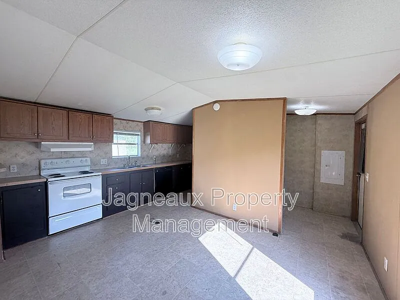 3 bed, 2.0 bath, $1,200 — Photo 3