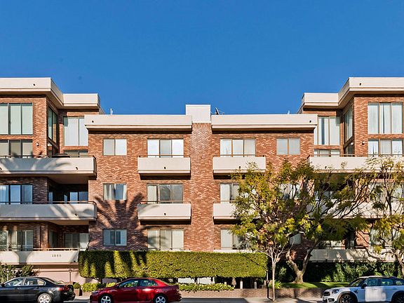 3rd image of 1880 Veteran Ave APT 109