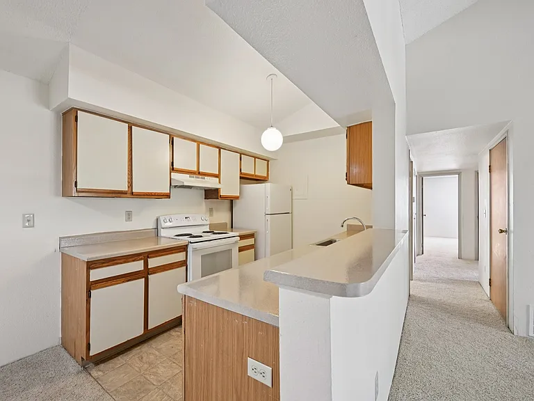 Hunter's Run Apartments — Photo 9