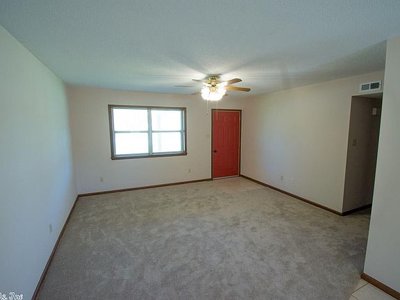 5th image of 405 Hughes Ave