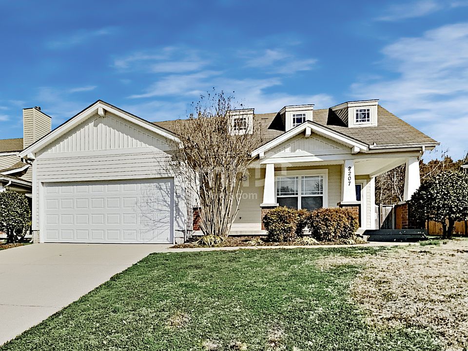 1st image of 2207 Erin Ln