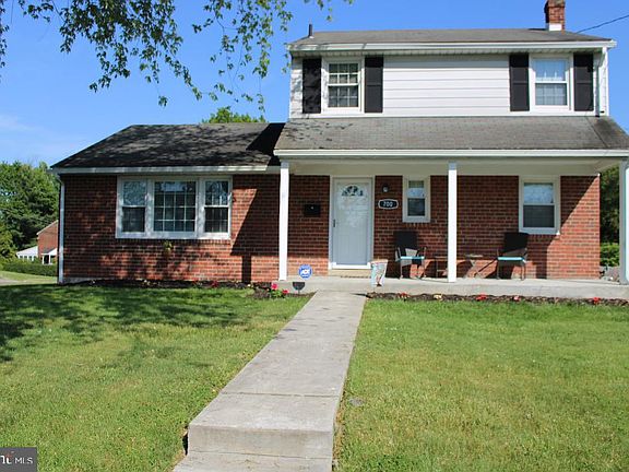 2nd image of 700 Lincoln Dr