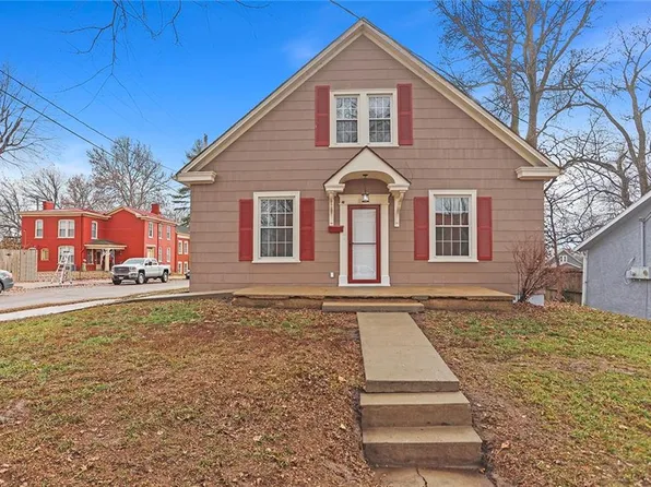 823 Franklin Ave, Lexington, MO 64067